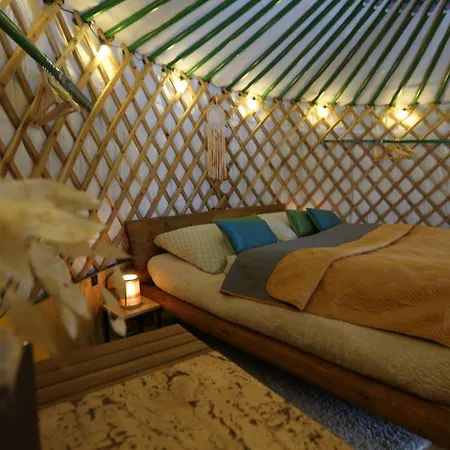 Luxury tent Pokojczech Yurt *